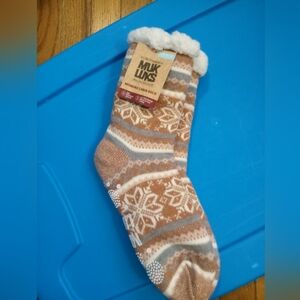 NEW WITH TAGS Muk Luks women's cabin socks size 8-10